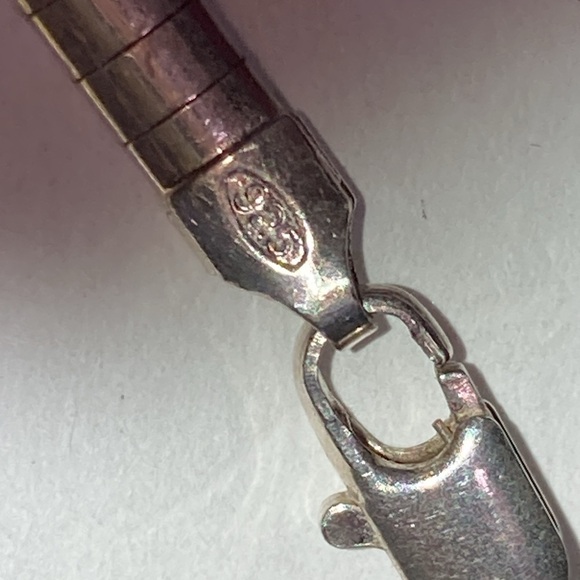 925 Omega chain with 925 Moonstone pendant. Genuine.​​​ - Picture 8 of 10